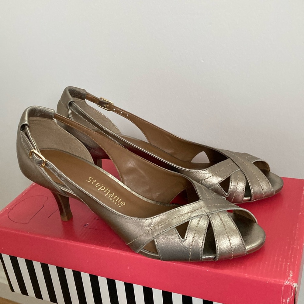 Metallic rose gold stephanie classic brazil leather sandal shoe 39EUR 8 USA